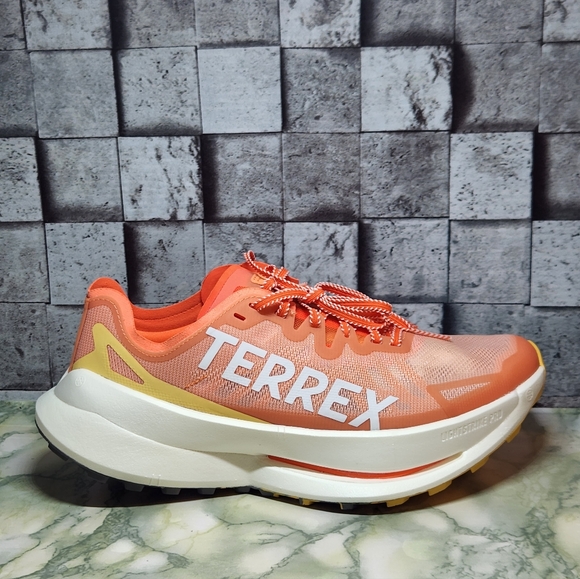 Women's Adidas Terrex Agravic Speed Ultra Amber Tint Spark Size 9.5 - Picture 2 of 12